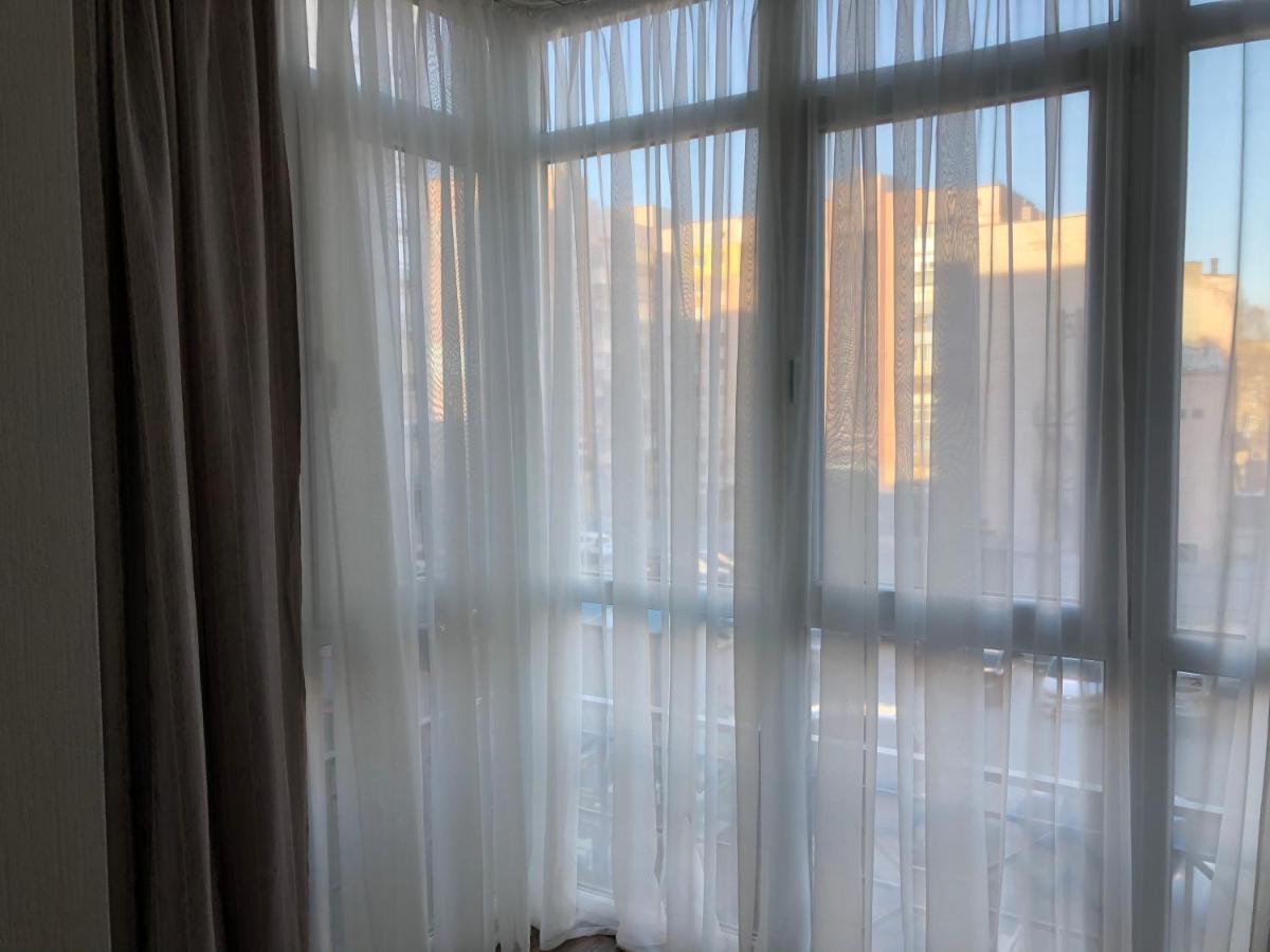 Квартира С Двумя Комнатами В Ж/К Атлант Dnjepropetovsk Buitenkant foto